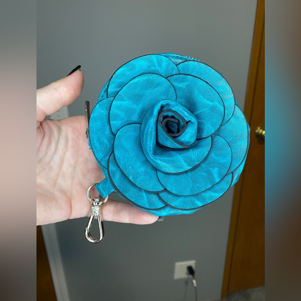 Mellow World Leather Rose Coin Mini Purse